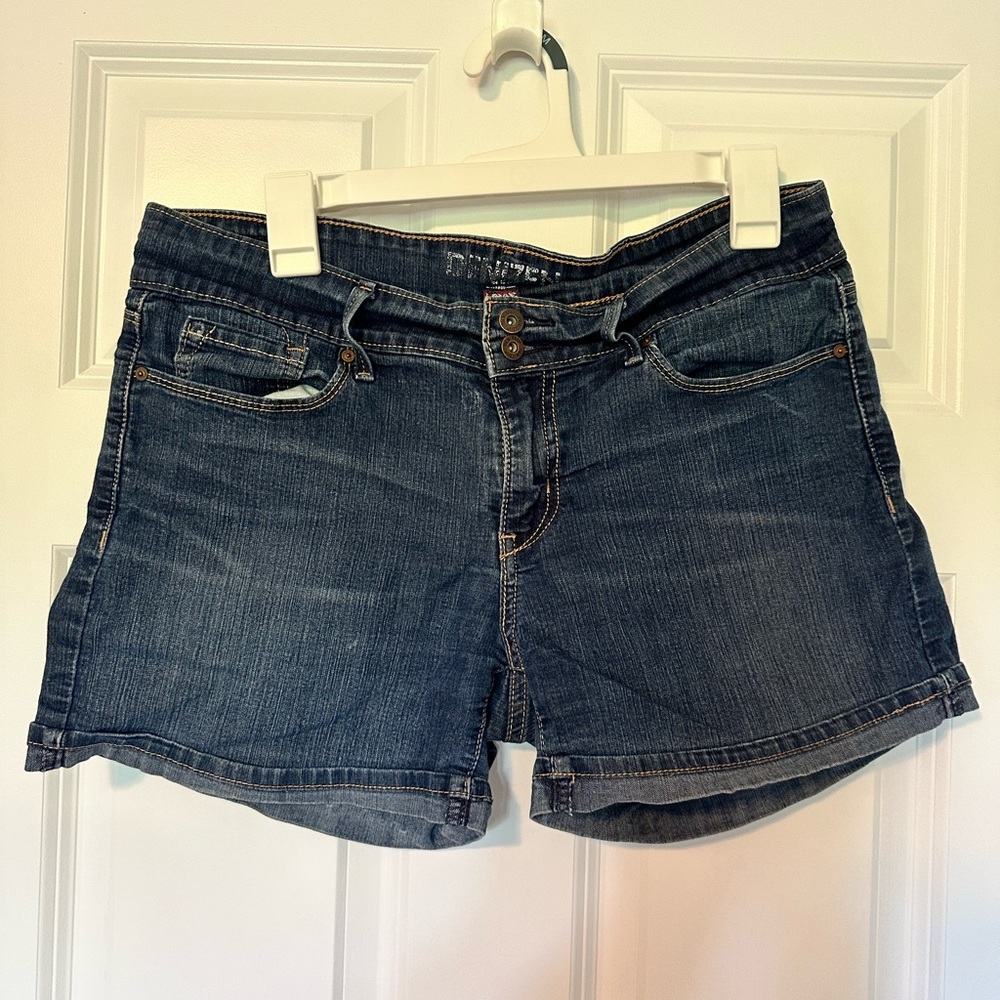 Levi’s Dark Wash Denim Shorts